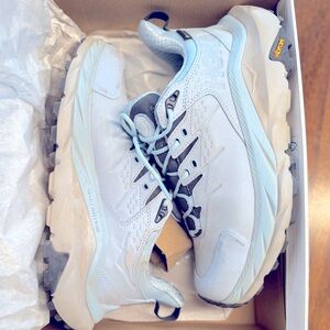 HOKA tennis shoes like new!